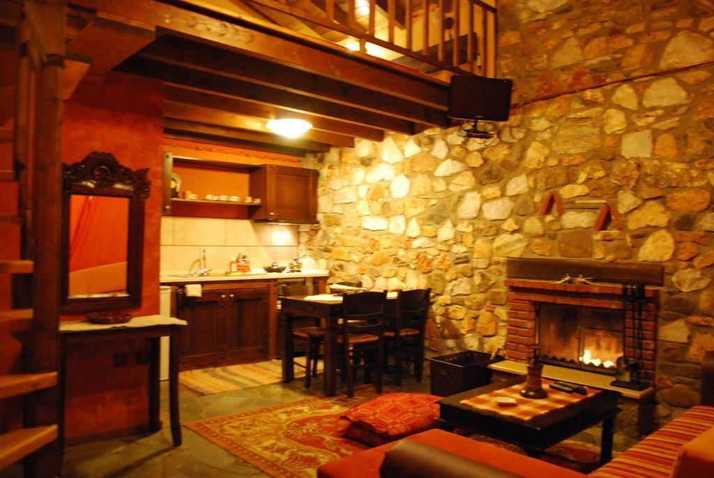 Tzivaeri Hotel Likodhromion ภายนอก รูปภาพ