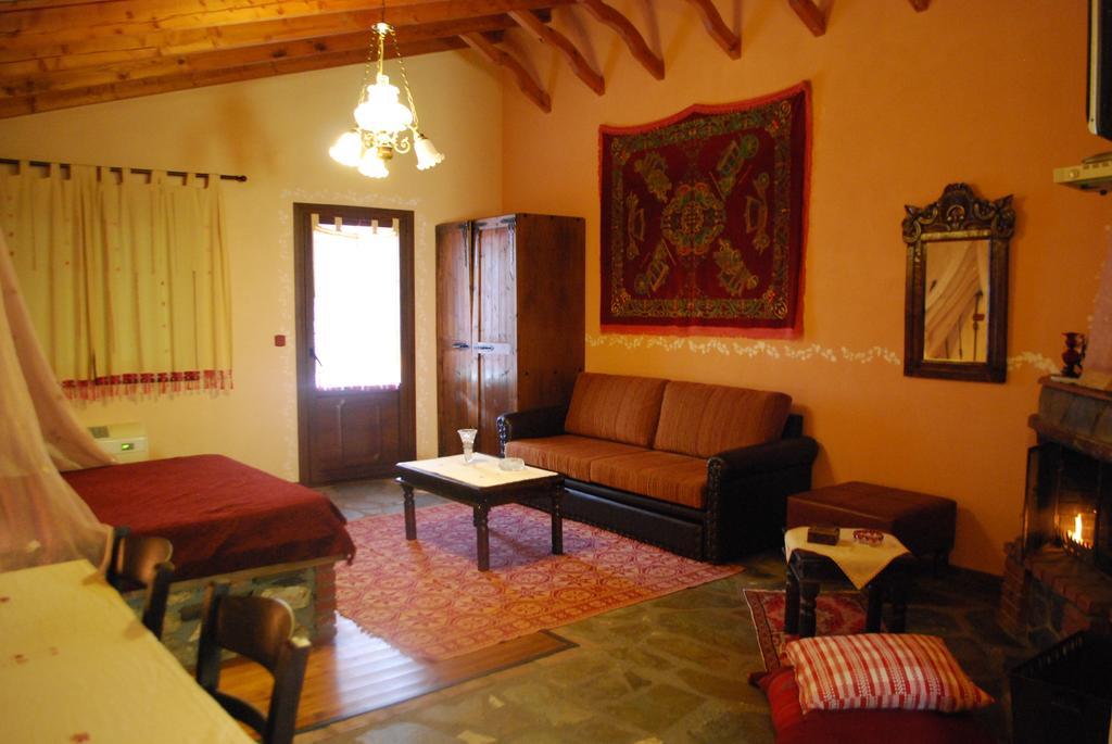 Tzivaeri Hotel Likodhromion ภายนอก รูปภาพ