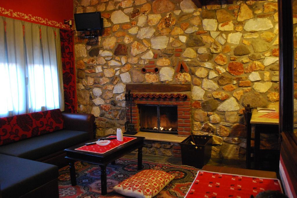 Tzivaeri Hotel Likodhromion ภายนอก รูปภาพ